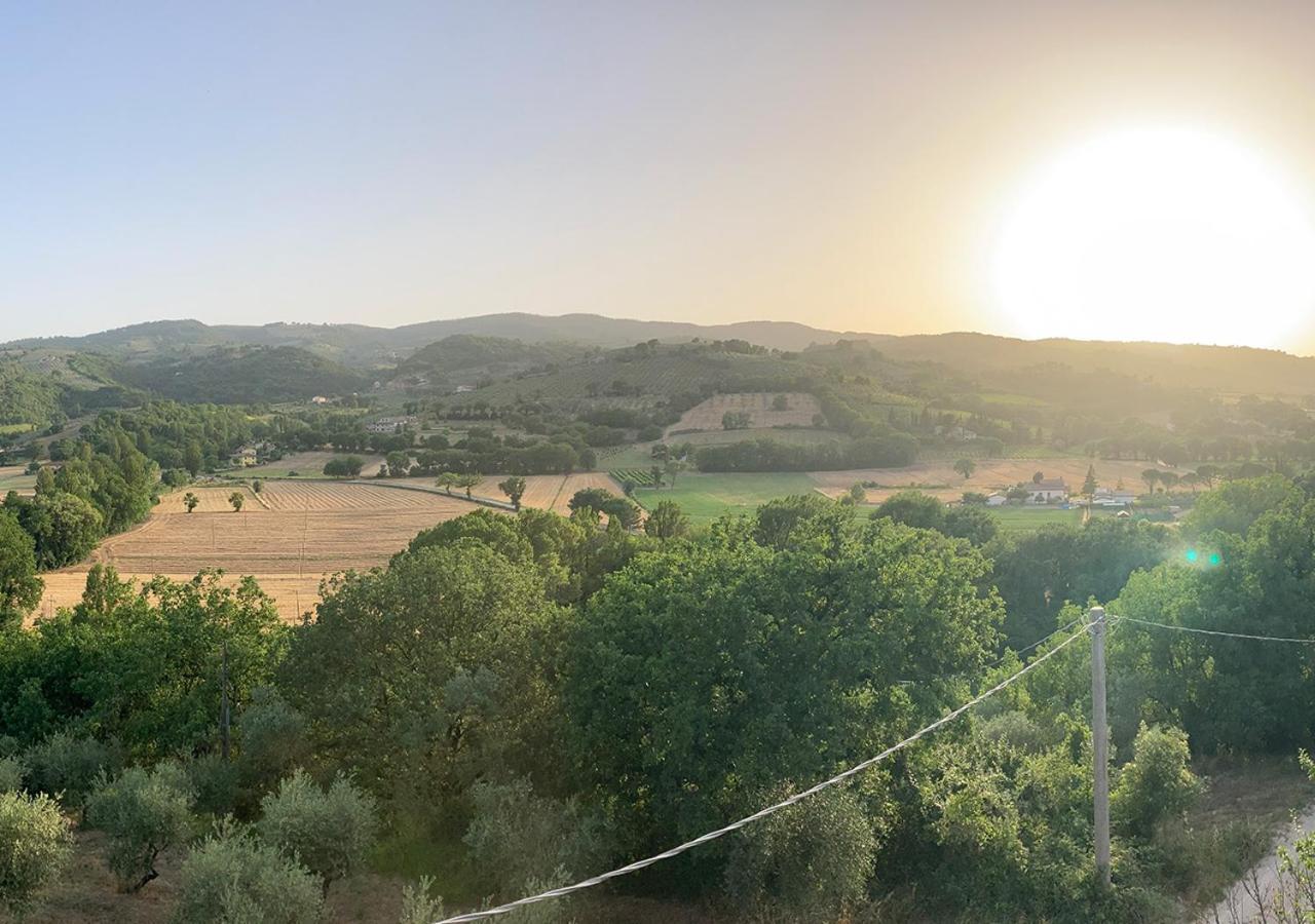 Un Posto Bed & Breakfast Bevagna Bagian luar foto