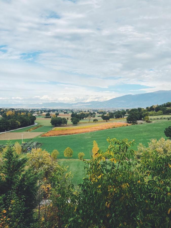 Un Posto Bed & Breakfast Bevagna Bagian luar foto