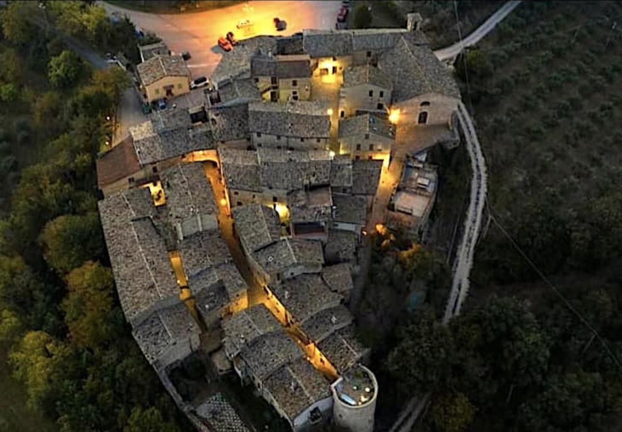 Un Posto Bed & Breakfast Bevagna Bagian luar foto
