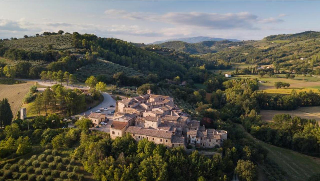 Un Posto Bed & Breakfast Bevagna Bagian luar foto