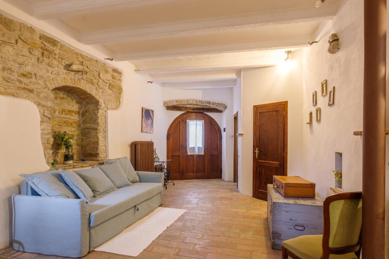 Un Posto Bed & Breakfast Bevagna Bagian luar foto